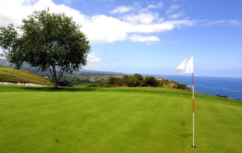Campo de golf en Llanes