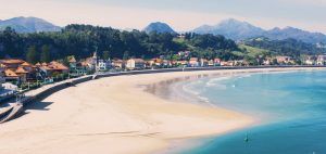 alt= Playa de Ribadesella, Asturias