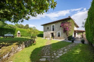 alt="Casa rural en Llanes Asturias La Casa del Güelu en Hontoria"